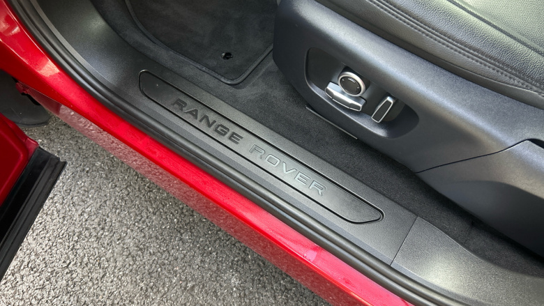 Land Rover Range Rover Evoque 1.5 P300e SE 5dr Auto Hatchback